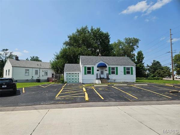 3633 Saint Joachim LN, St Ann, MO 63074