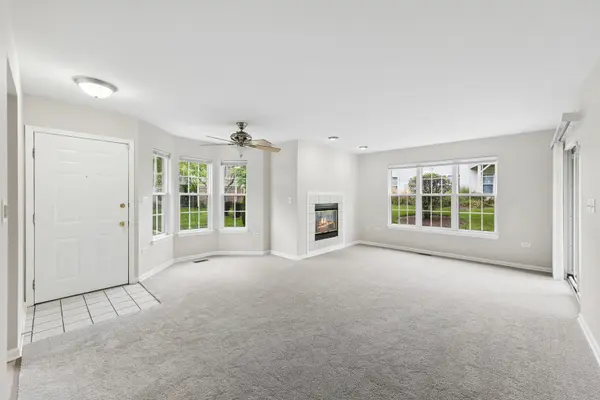 1720 Grove AVE #A, Schaumburg, IL 60193