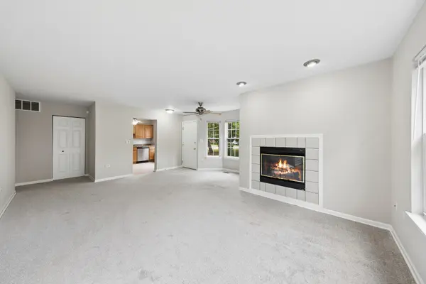 1720 Grove AVE #A, Schaumburg, IL 60193