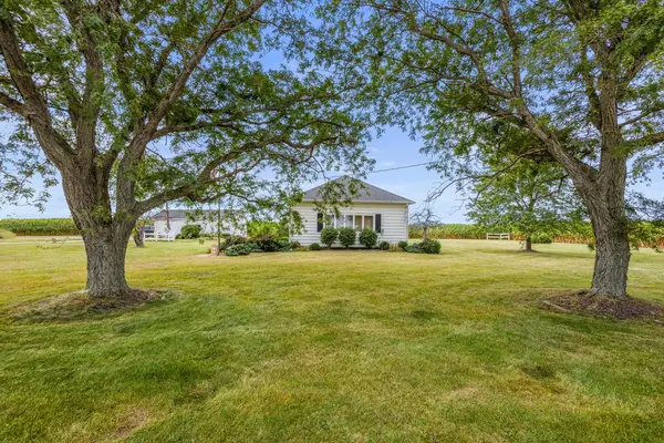 233 County Road 3400, Foosland, IL 61845