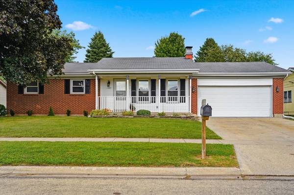 1267 Sunnymeade DR, Rochelle, IL 61068