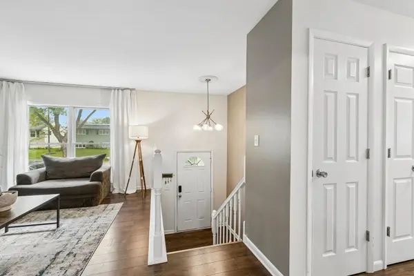875 LARKDALE ROW, Wauconda, IL 60084