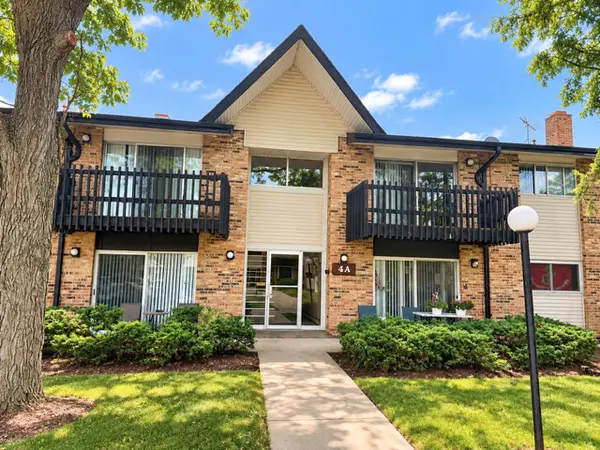 4A KINGERY QUARTER #203, Willowbrook, IL 60527