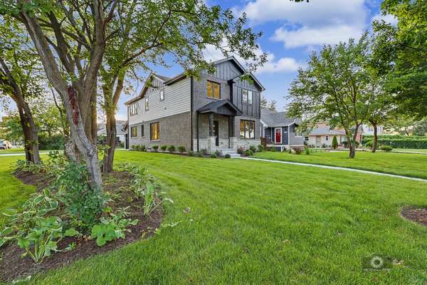 5604 S 7th AVE, Countryside, IL 60525