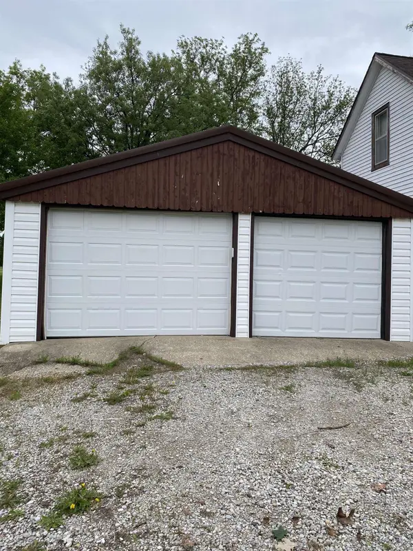 907 Iowa ST, Dysart, IA 52224