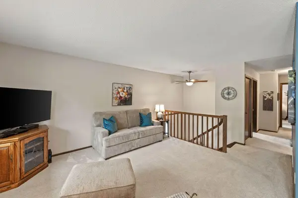 11143 Vessey CIR, Bloomington, MN 55437
