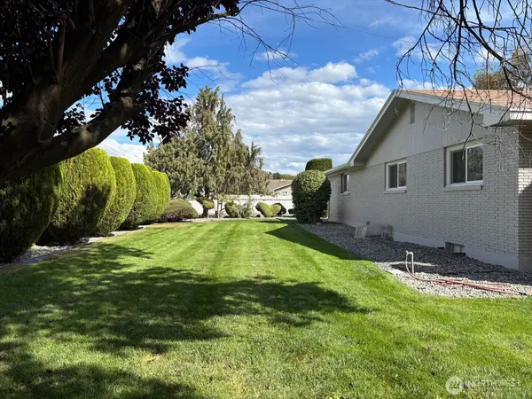 17165 Road 11 NW, Quincy, WA 98848