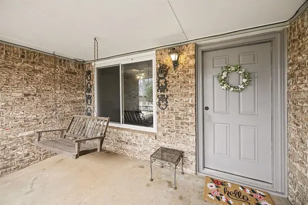 2205 Bellaire DR, Moore, OK 73160