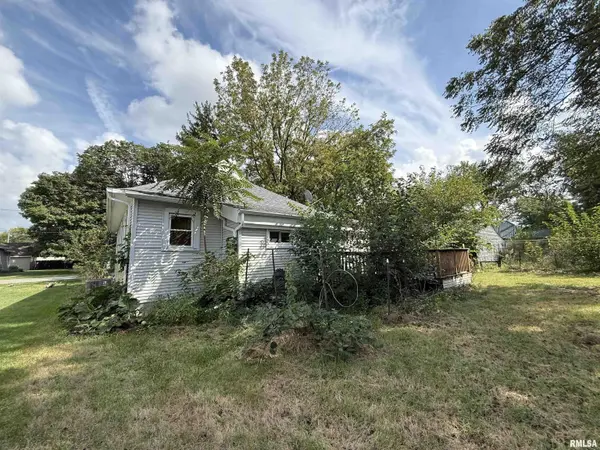 808 N E ST, Monmouth, IL 61462