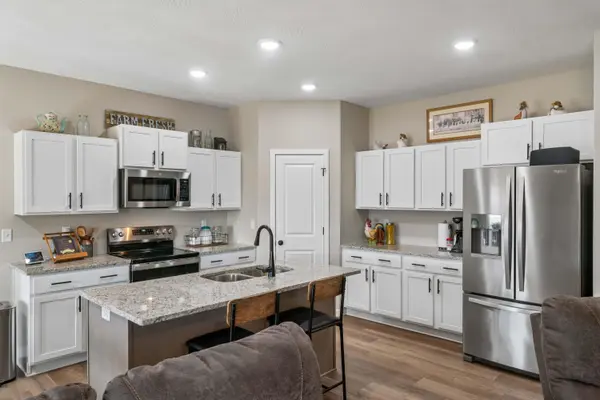 484 E Eagle Rock CT, Willard, MO 65781