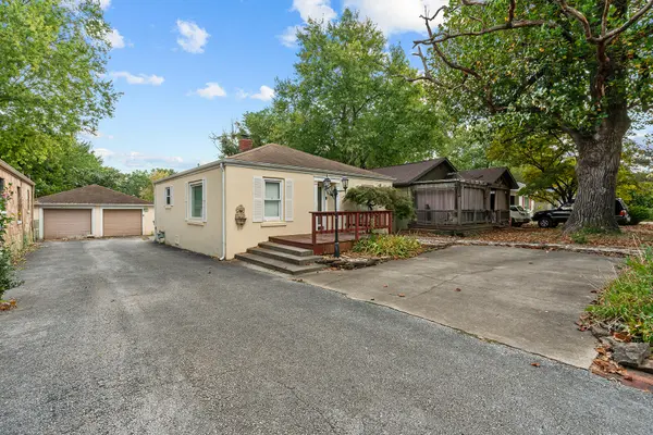 504 E Cozy ST, Springfield, MO 65807