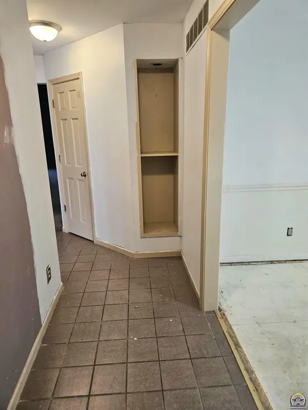 7230 SW Marian RD, Topeka, KS 66614