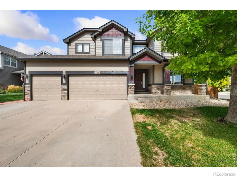 309 Merganser LN, Johnstown, CO 80534