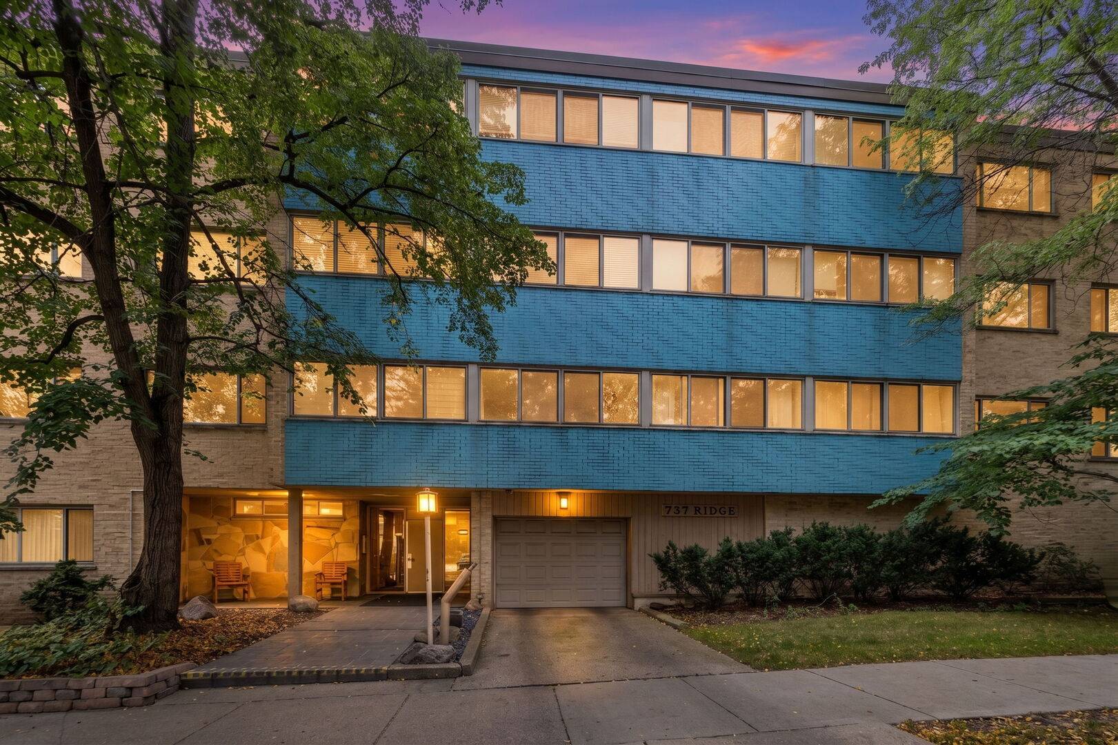 737 Ridge AVE #2H, Evanston, IL 60202