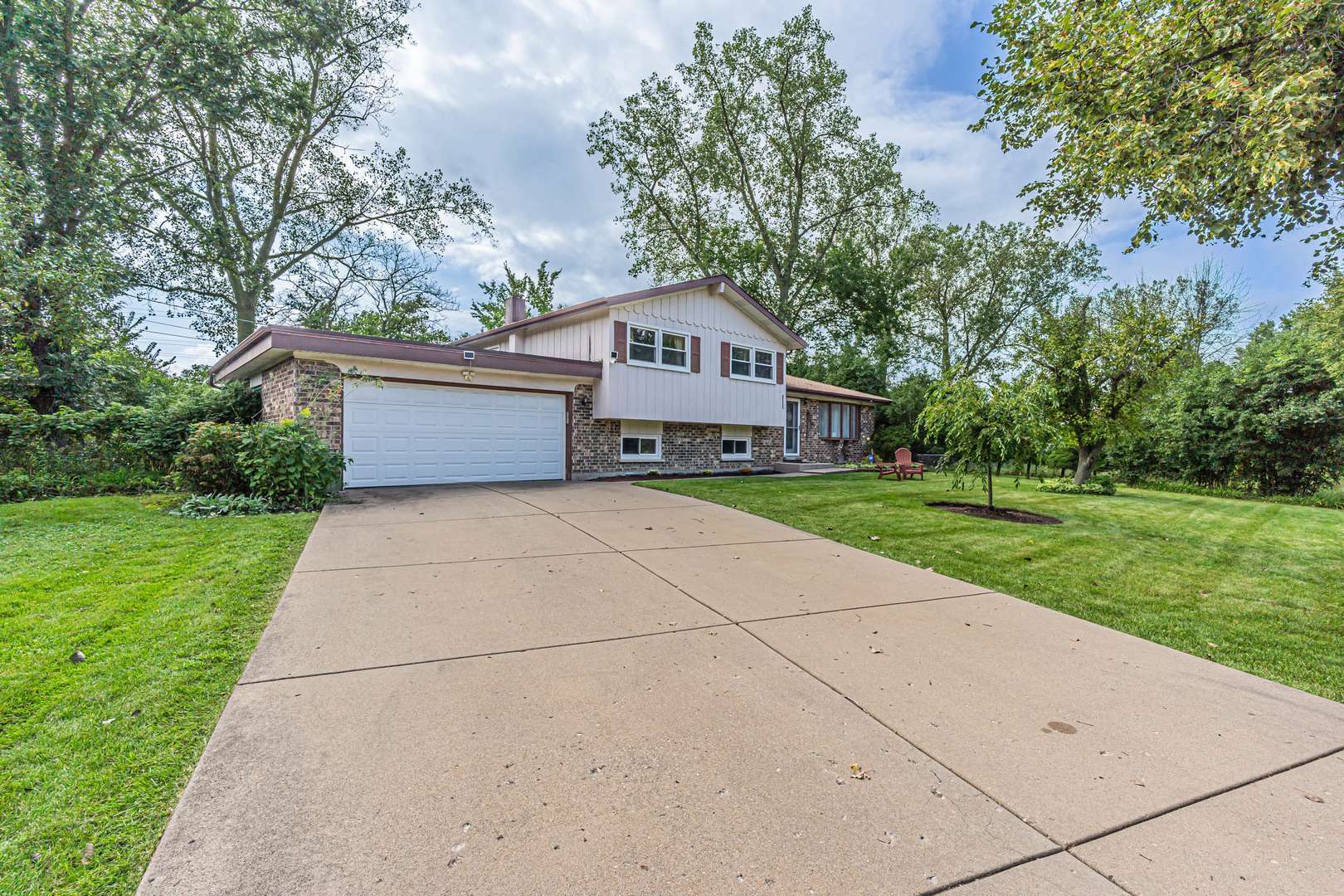 1320 Deerfield PL, Highland Park, IL 60035