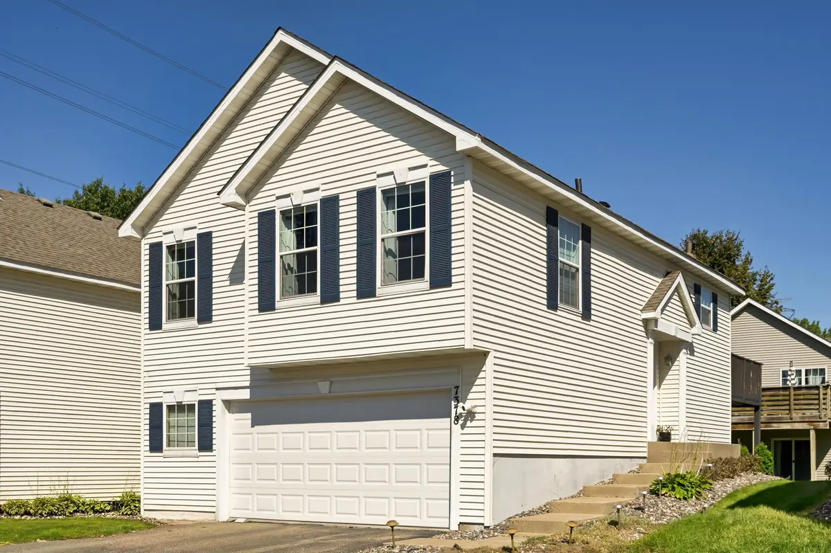 7378 Windsor DR N, Shakopee, MN 55379