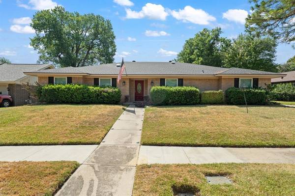 1807 Holm Oak Street, Arlington, TX 76012