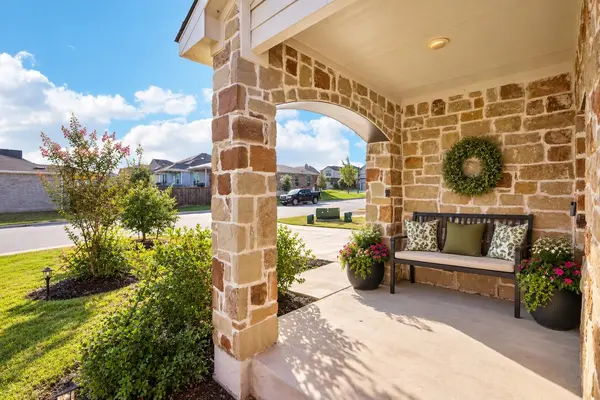 108 Katie Elder DR, Jarrell, TX 76537