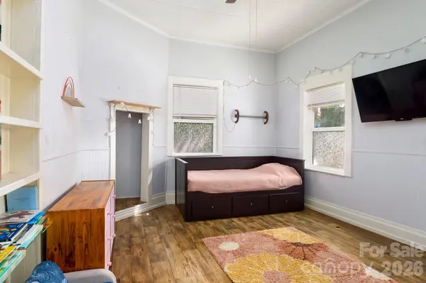 404 W 7th AVE, Lexington, NC 27292