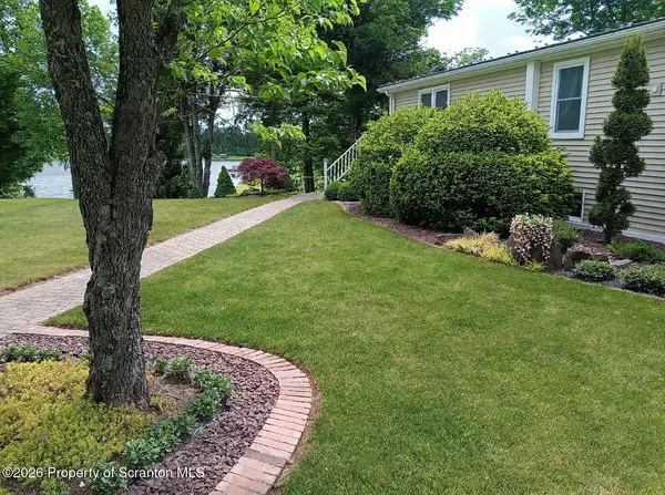 583 Lakeview DR, Springville, PA 18844