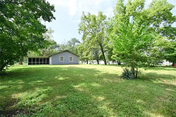 8900 Wayne AVE, Kansas City, MO 64131