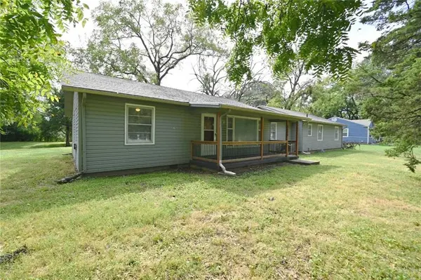 8900 Wayne AVE, Kansas City, MO 64131