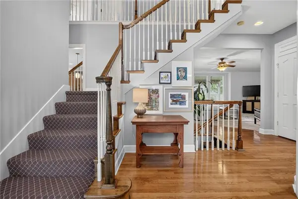2929 Lewis CIR, Lee's Summit, MO 64081