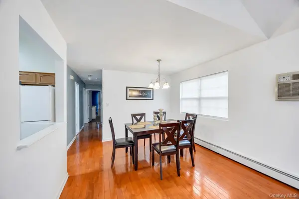 99 Ormond ST, Hempstead, NY 11550