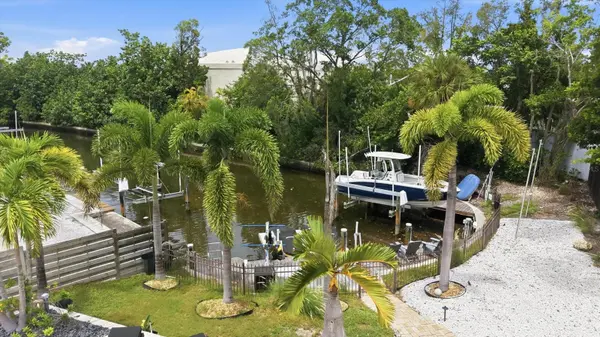 829 IDLEWILD WAY, Sarasota, FL 34242