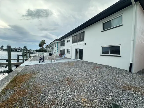 11705 3RD ST E #3, Treasure Island, FL 33706