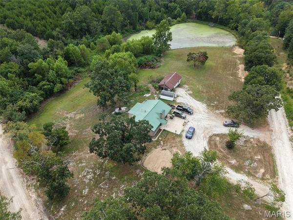148 Sudhammer RD, Iberia, MO 65486