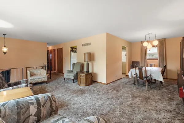 6141 Rob Roy DR, Oak Forest, IL 60452