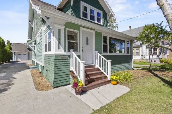 379 NAYMUT ST, Menasha, WI 54952