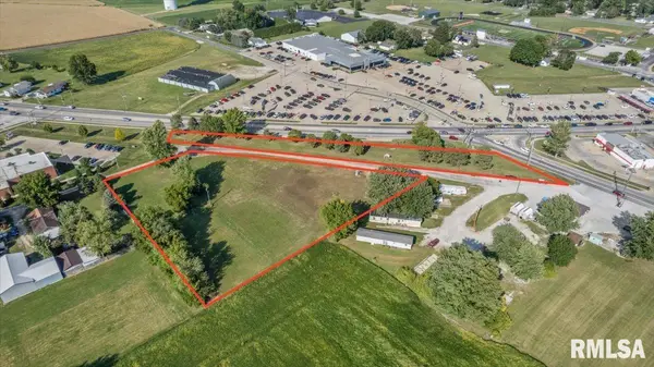 1100 SCHUYLER LN, Taylorville, IL 62568