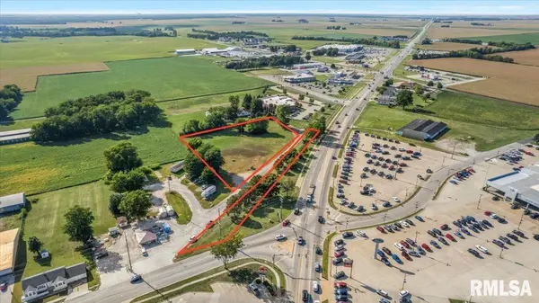 1100 SCHUYLER LN, Taylorville, IL 62568