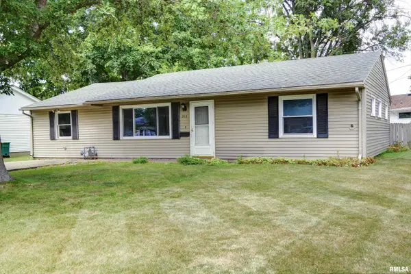 914 BOBBY AVE, Macomb, IL 61455