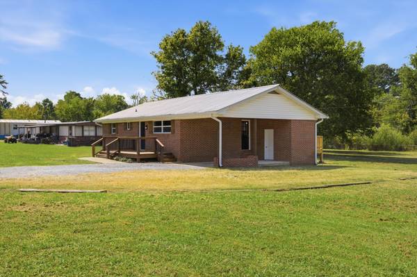 375 E Hills Road, Jasper, TN 37347
