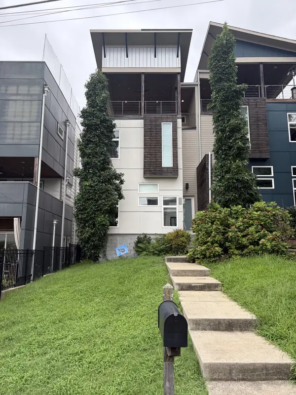 415 36th Ave #N, Nashville, TN 37209