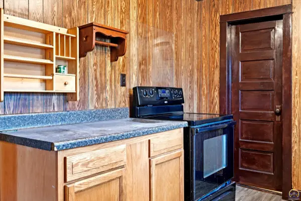810 Lord ST, Osage City, KS 66523