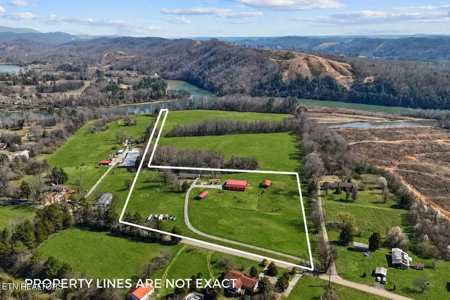 800 Swan Pond Circle Rd, Harriman, TN 37748