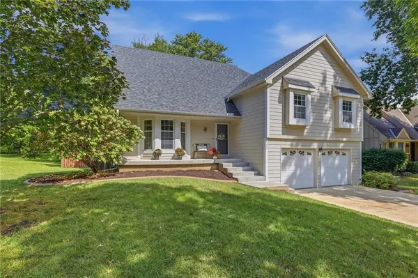 14624 W 83rd TER, Lenexa, KS 66215