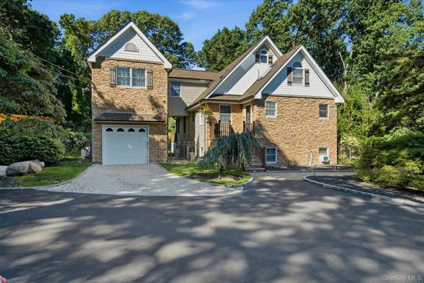 24 Sylvan LN, Miller Place, NY 11764