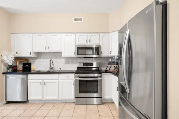 2321 GEORGETOWN CIR #2321, Aurora, IL 60503