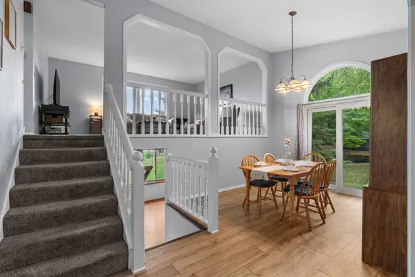 9182 Rosewood LN N, Maple Grove, MN 55369