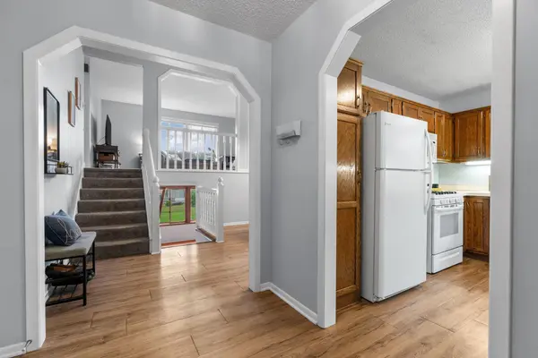 9182 Rosewood LN N, Maple Grove, MN 55369