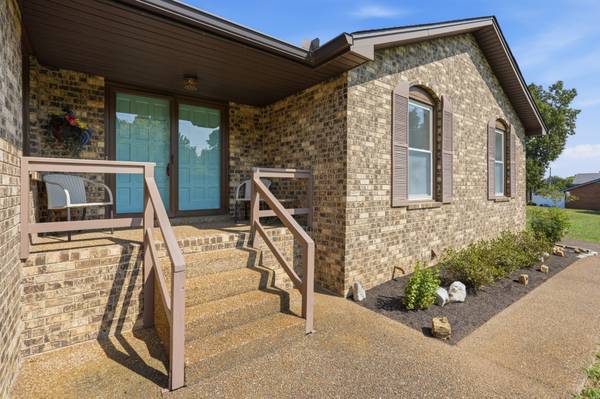 107 Stonewall Dr, Springfield, TN 37172