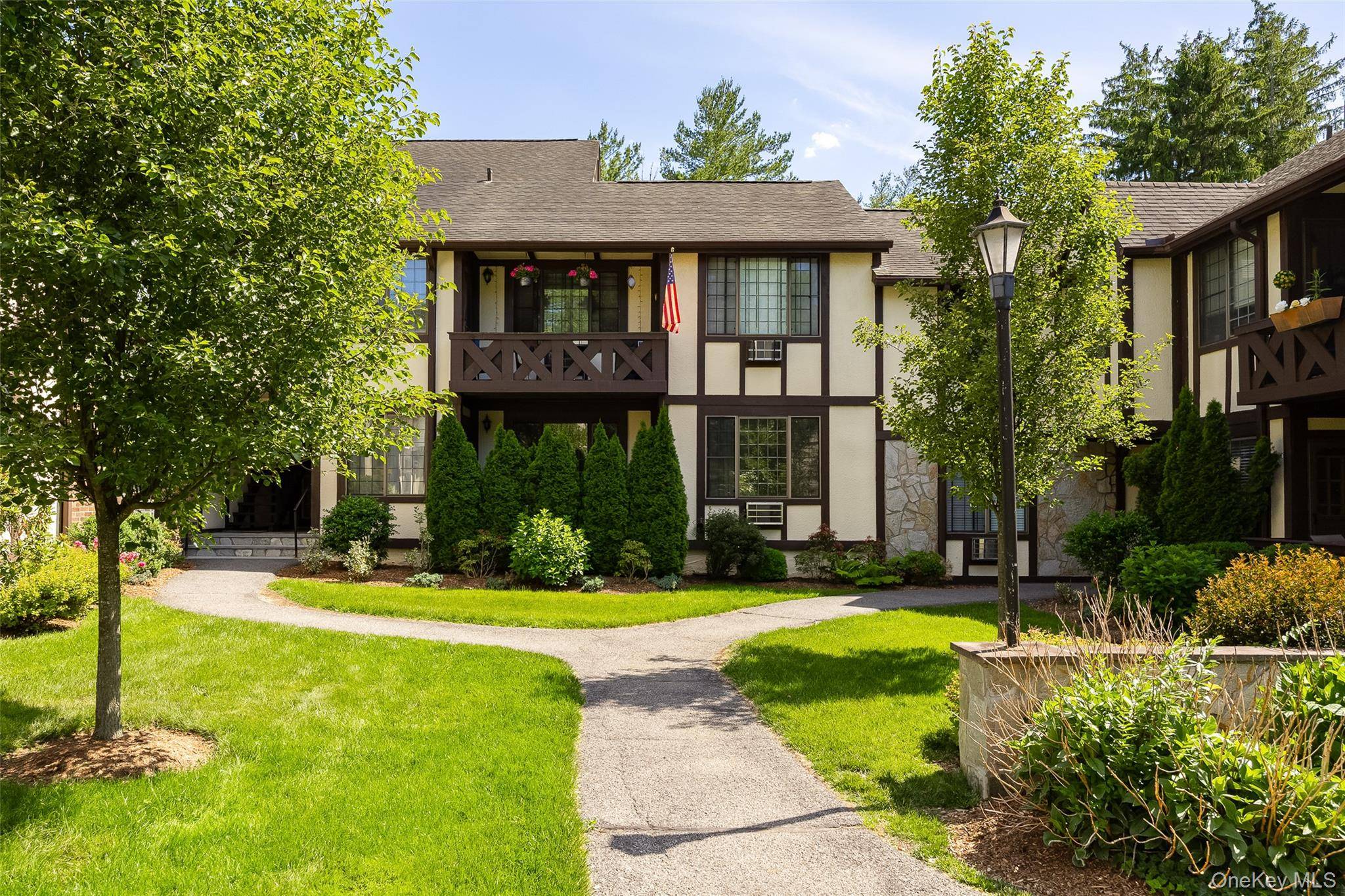 8 Foxwood DR #8, Pleasantville, NY 10570