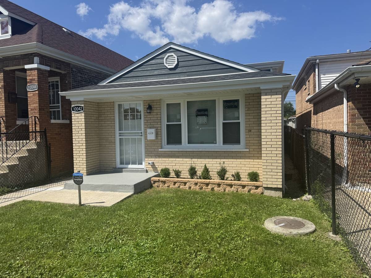10042 S Princeton AVE, Chicago, IL 60628