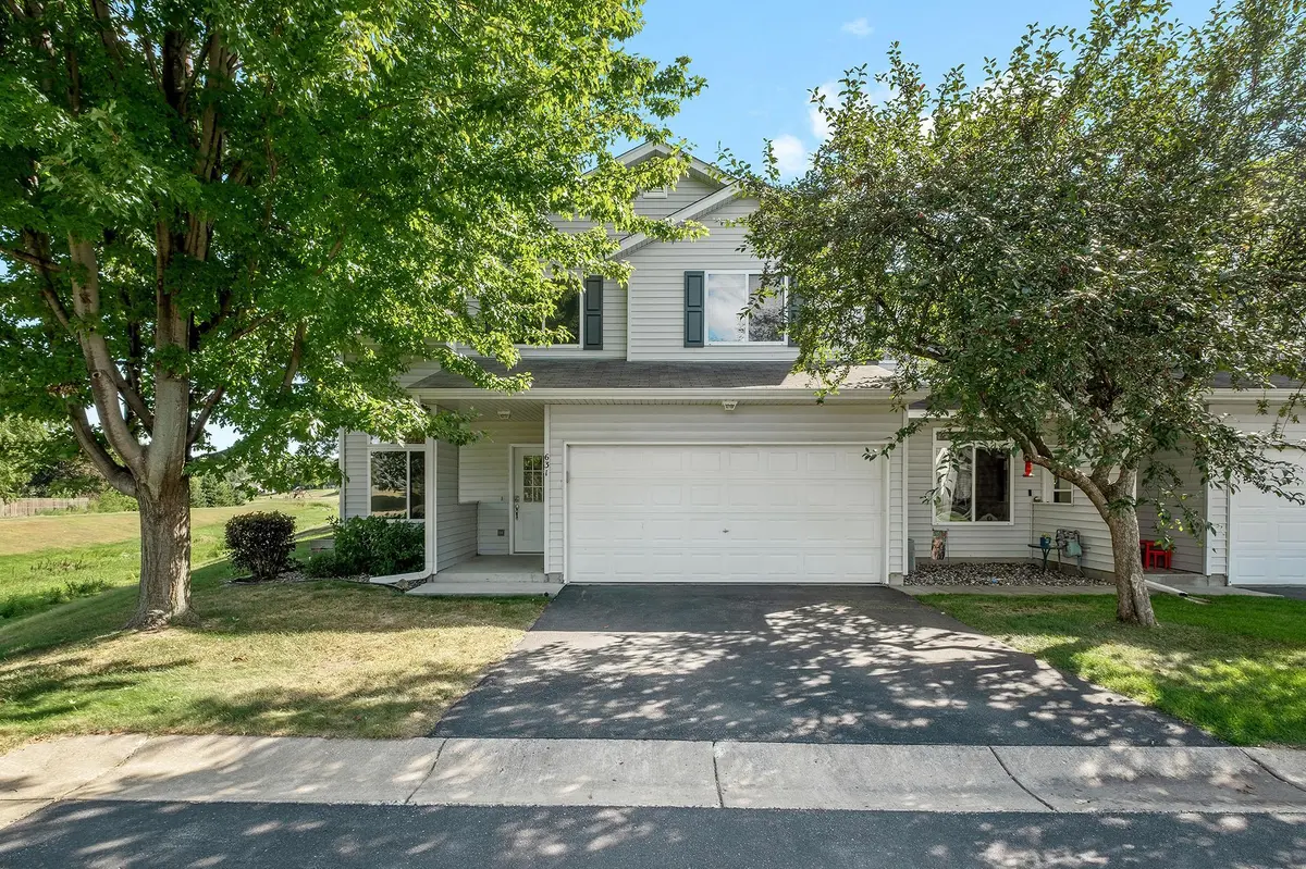 631 Roundhouse ST #2404, Shakopee, MN 55379