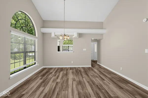 1102 Winding Hart DR, Indianapolis, IN 46229